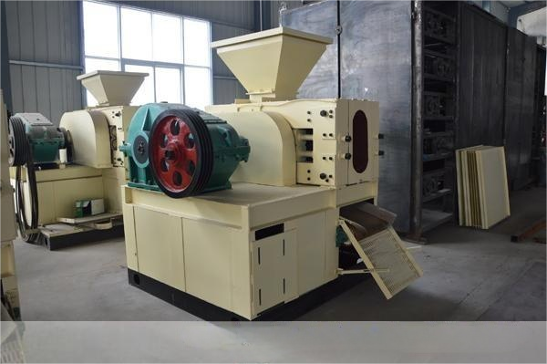 Coke powder briquetting machine